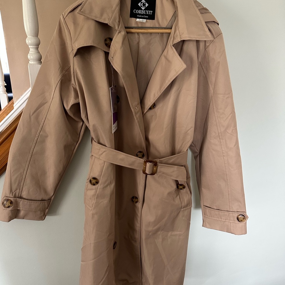 Classic Tan Trench Coat with Belt and Wide Collar